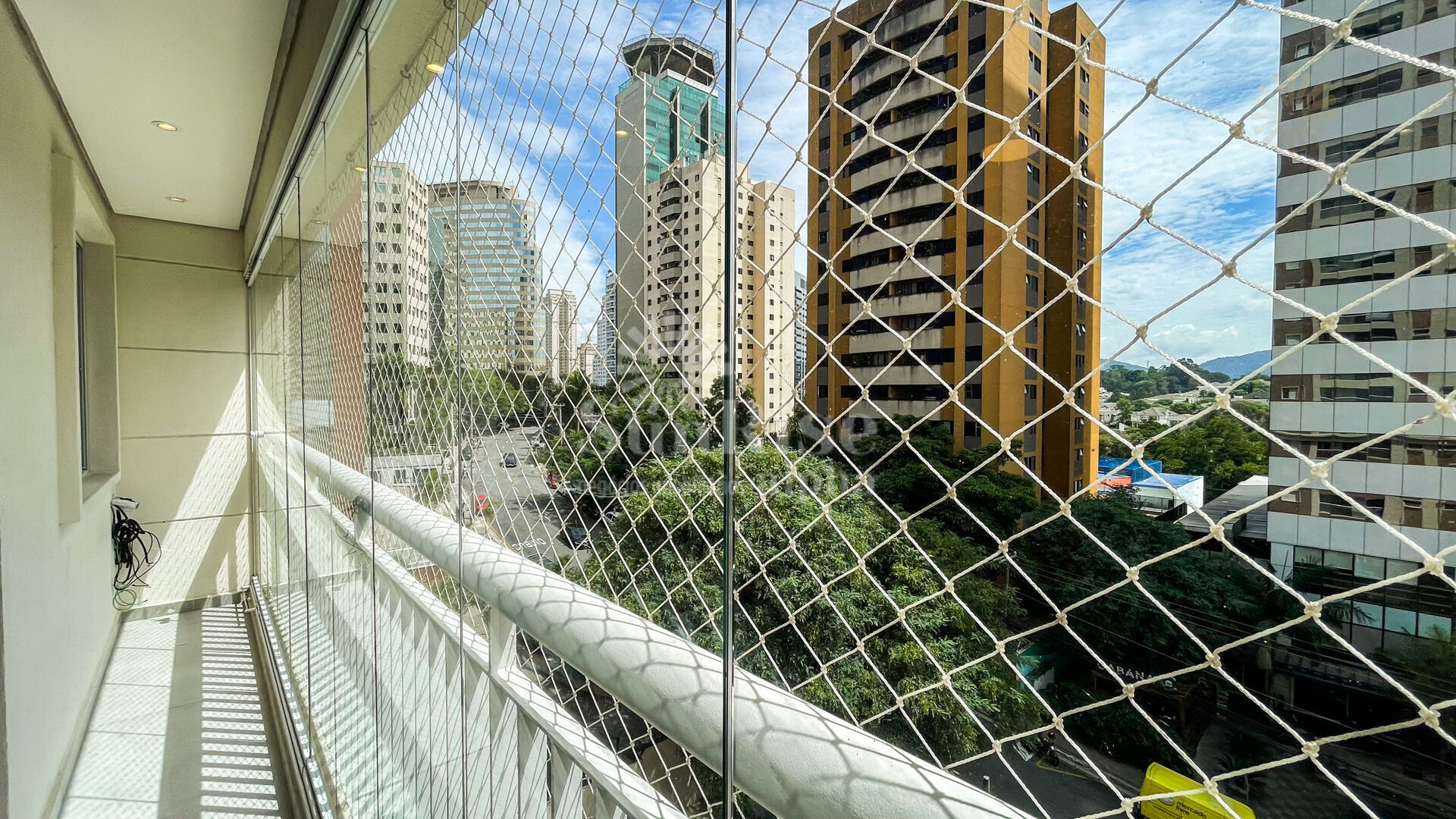 Apartamento para alugar com 2 quartos, 107m² - Foto 7