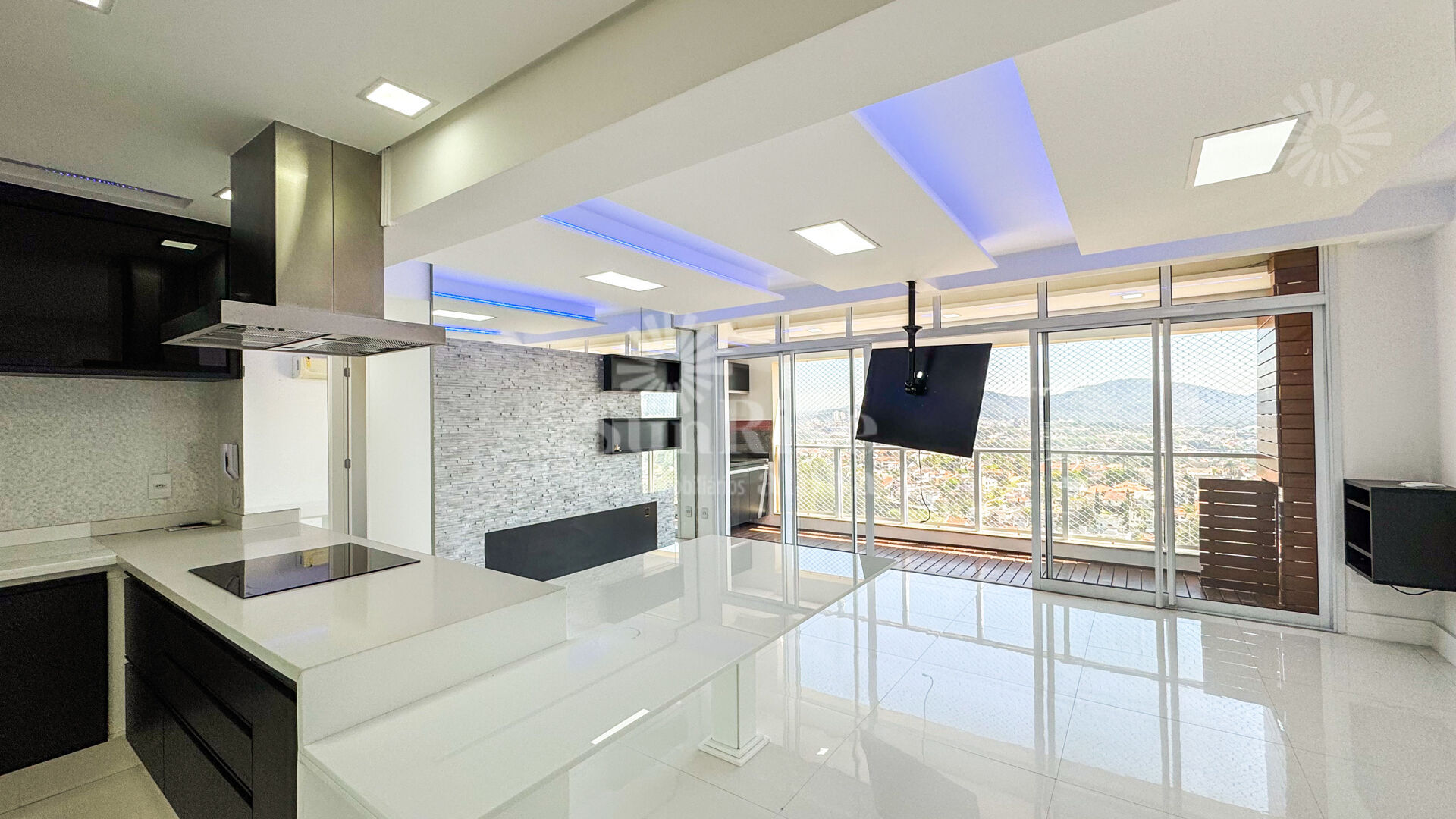 Apartamento para alugar com 3 quartos, 121m² - Foto 1