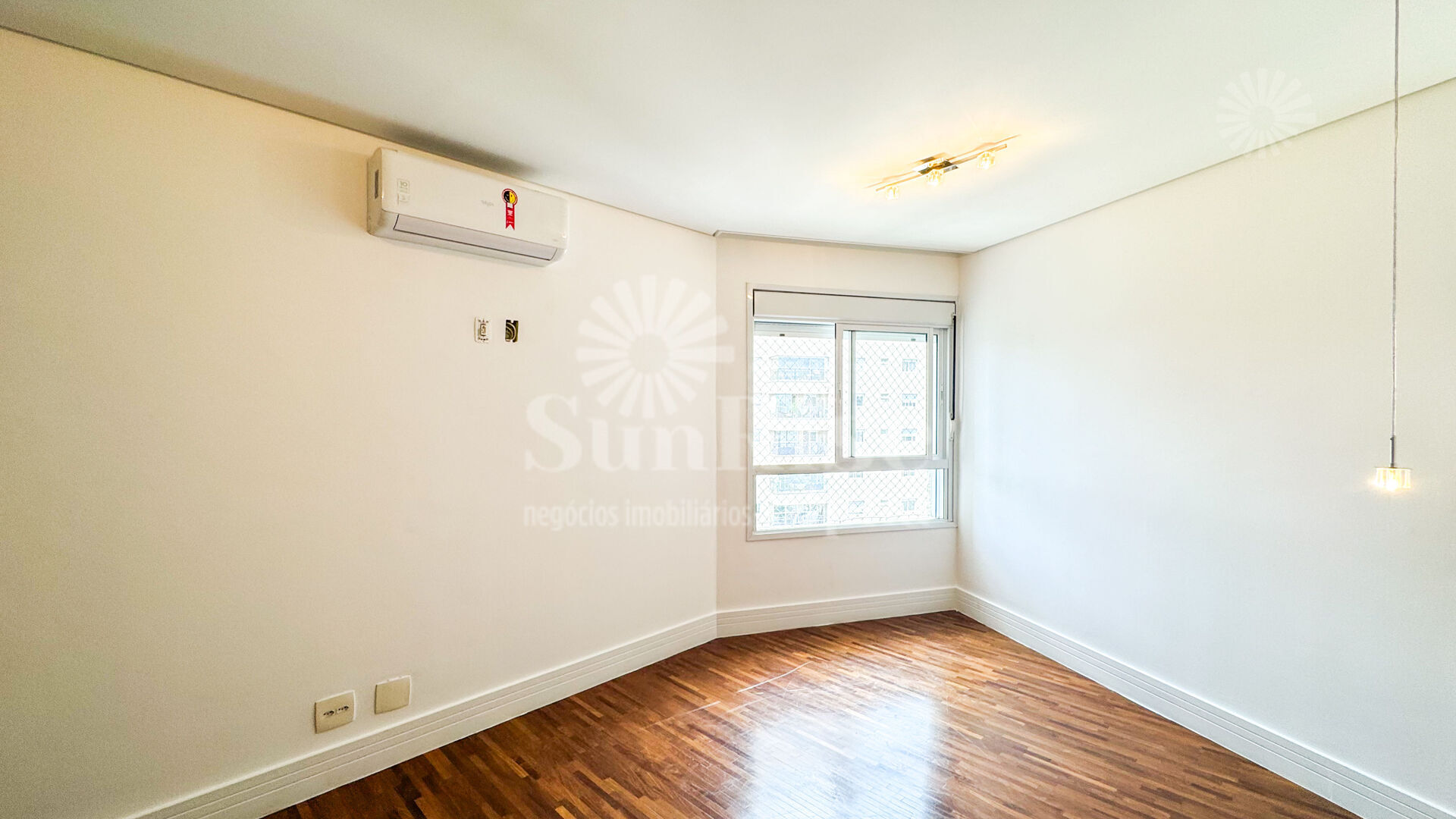 Apartamento para alugar com 3 quartos, 196m² - Foto 44