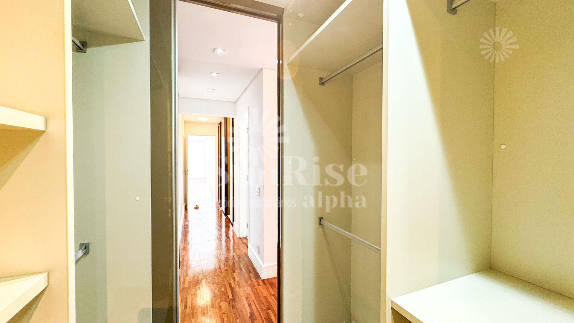 Apartamento para alugar com 3 quartos, 196m² - Foto 41