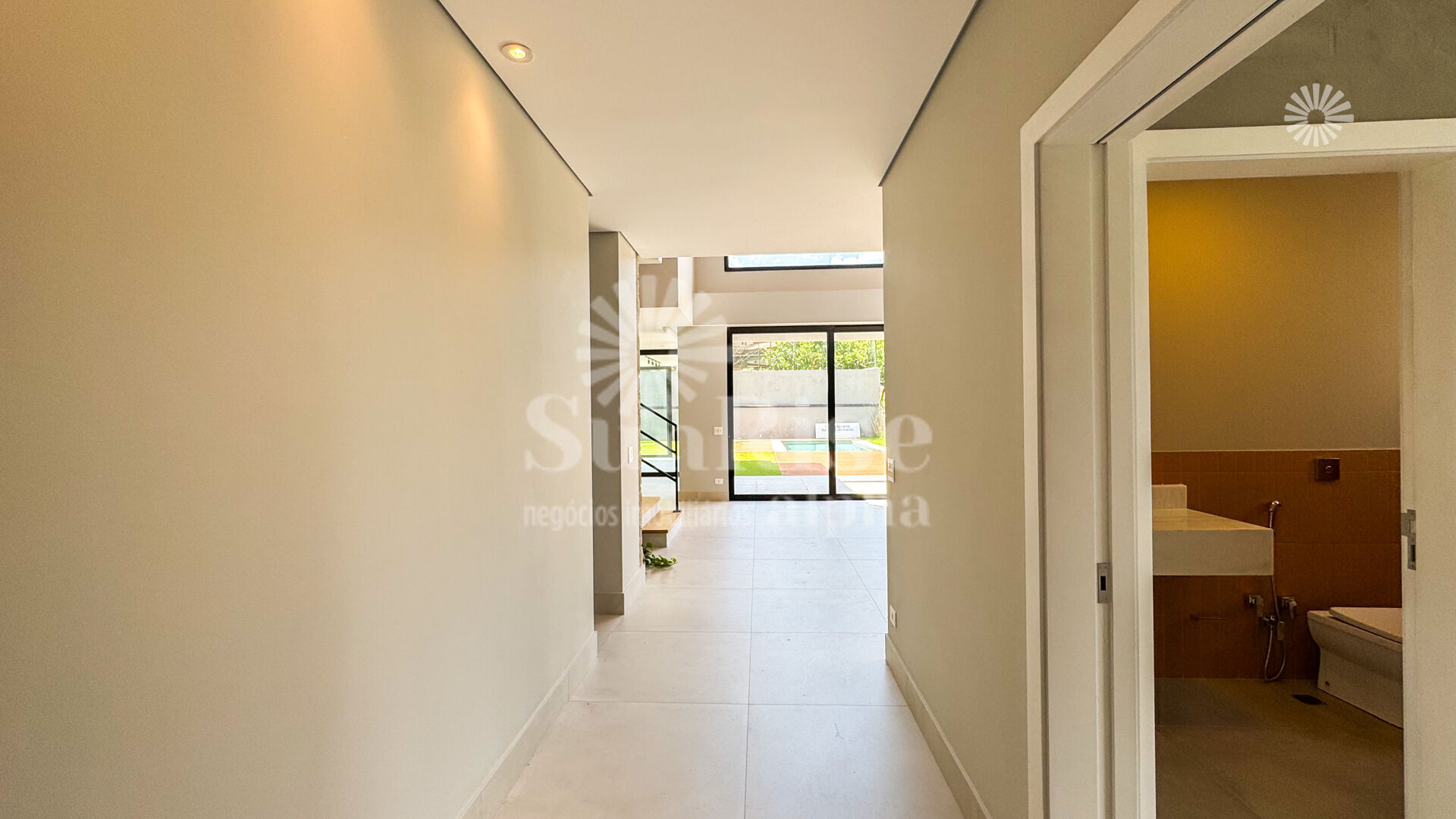 Casa à venda com 4 quartos, 450m² - Foto 2