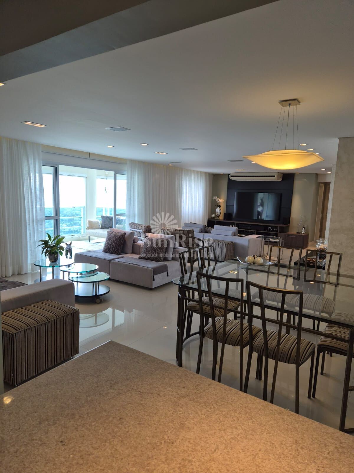 Apartamento, 3 quartos, 202 m² - Foto 1