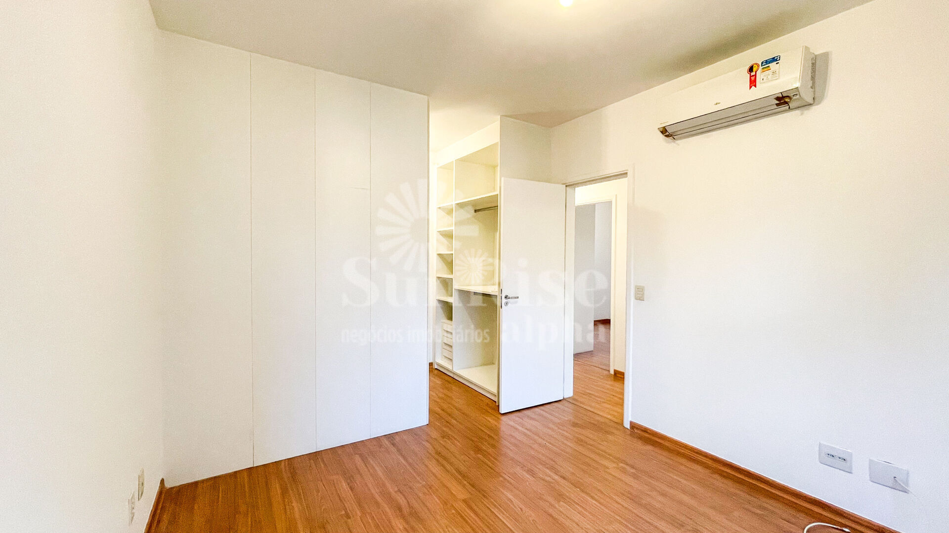 Apartamento à venda com 3 quartos, 121m² - Foto 28