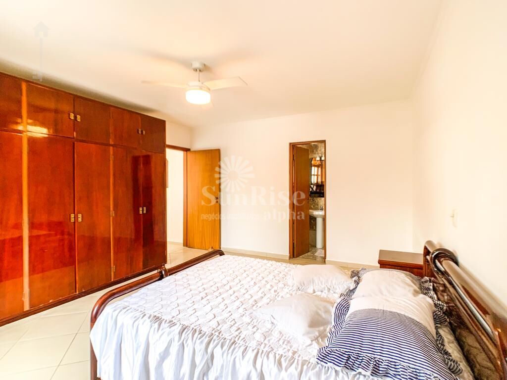 Casa para alugar com 3 quartos, 196m² - Foto 29