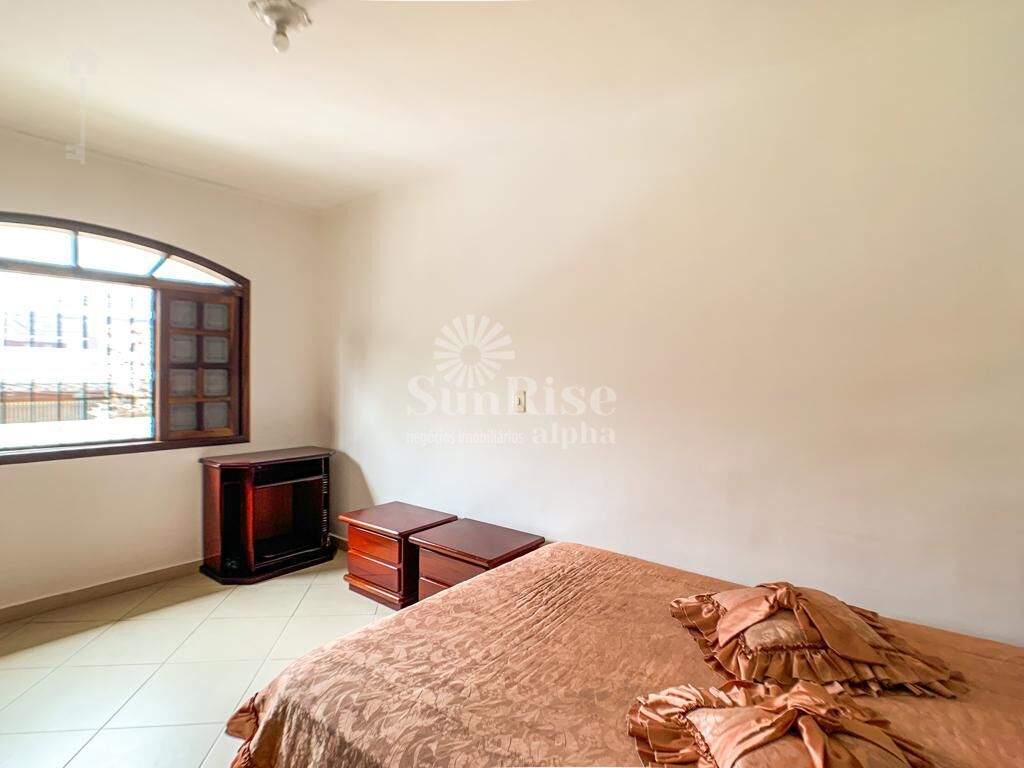 Casa para alugar com 3 quartos, 196m² - Foto 19