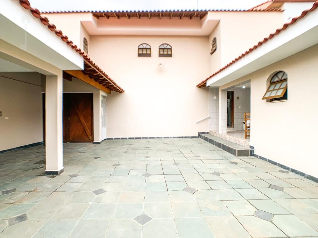 Casa para alugar com 3 quartos, 196m² - Foto 8