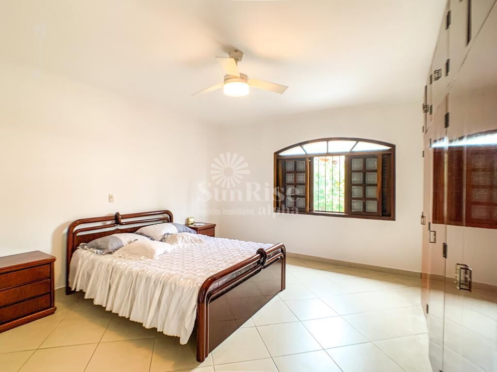 Casa para alugar com 3 quartos, 196m² - Foto 27