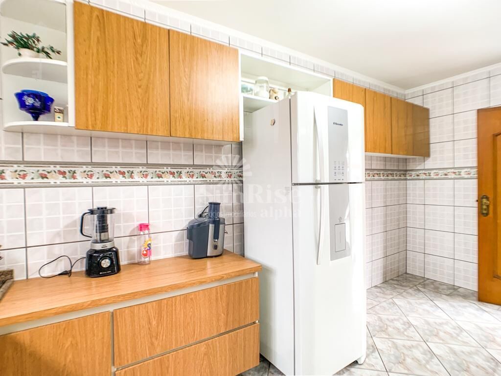Casa para alugar com 3 quartos, 196m² - Foto 13