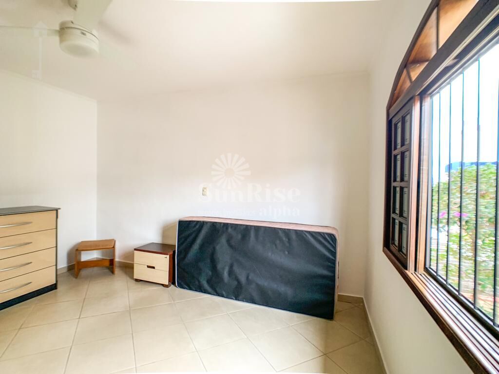 Casa para alugar com 3 quartos, 196m² - Foto 24