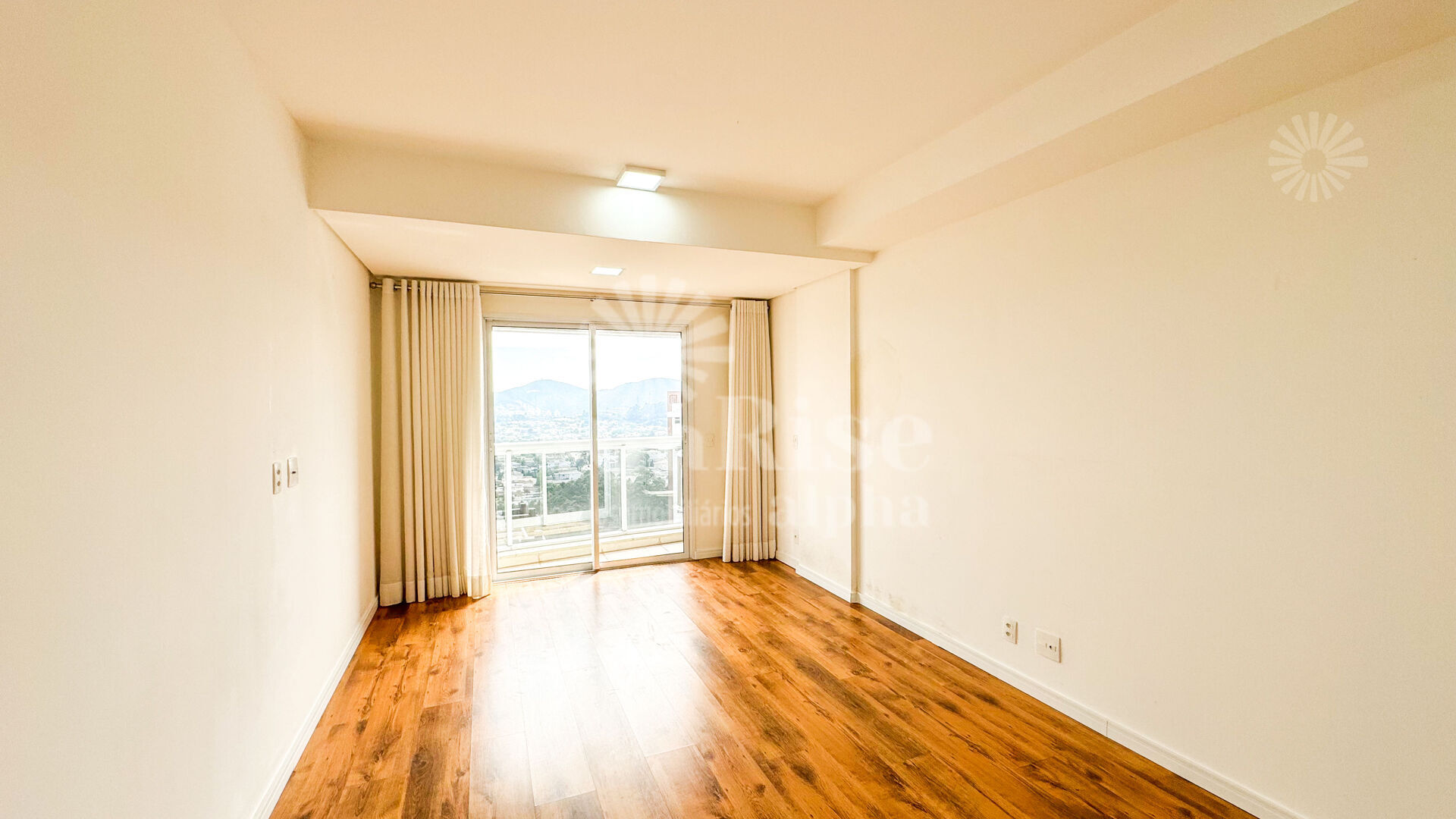 Apartamento para alugar com 2 quartos, 134m² - Foto 3