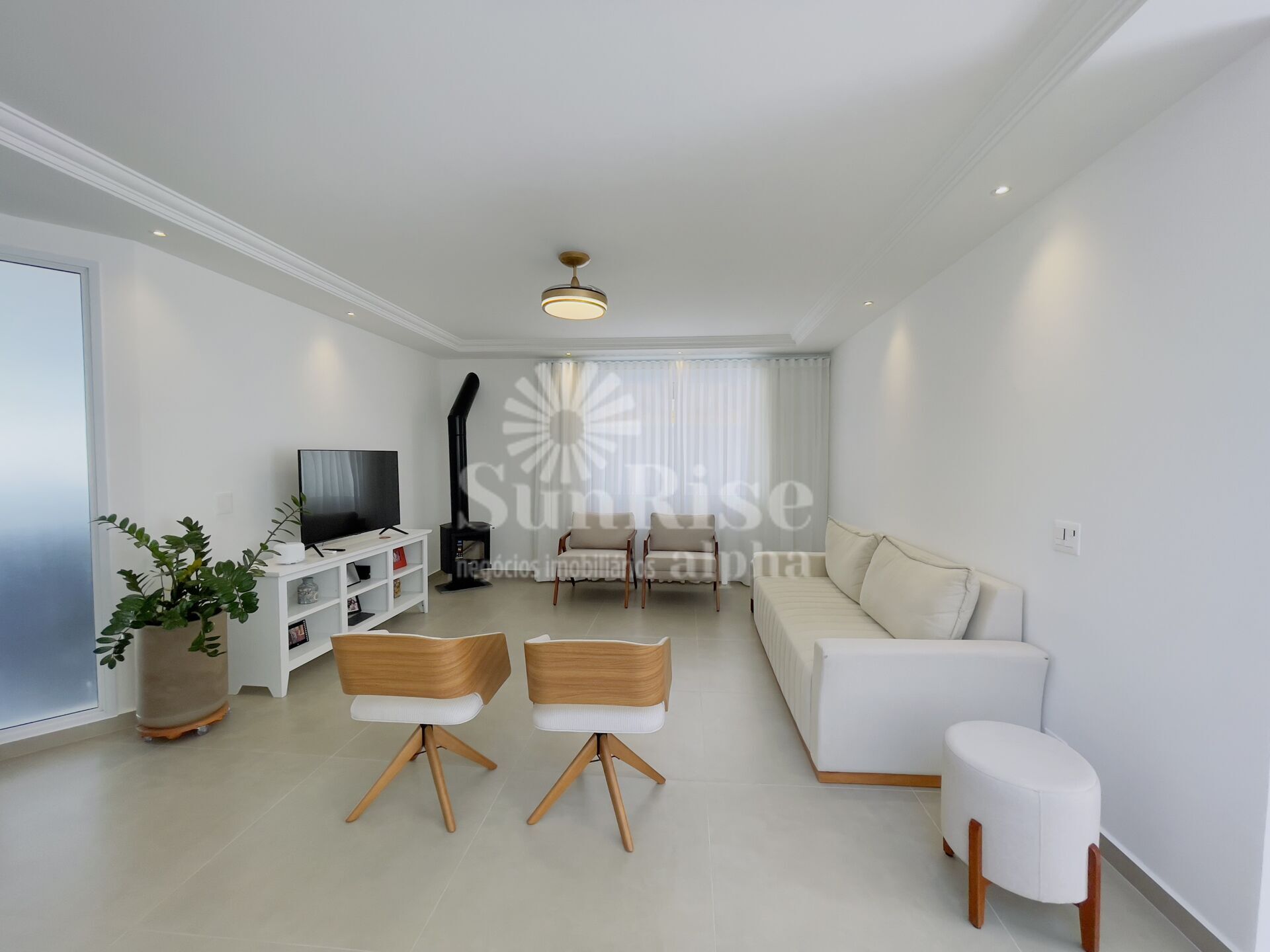 Casa à venda com 3 quartos, 300m² - Foto 3