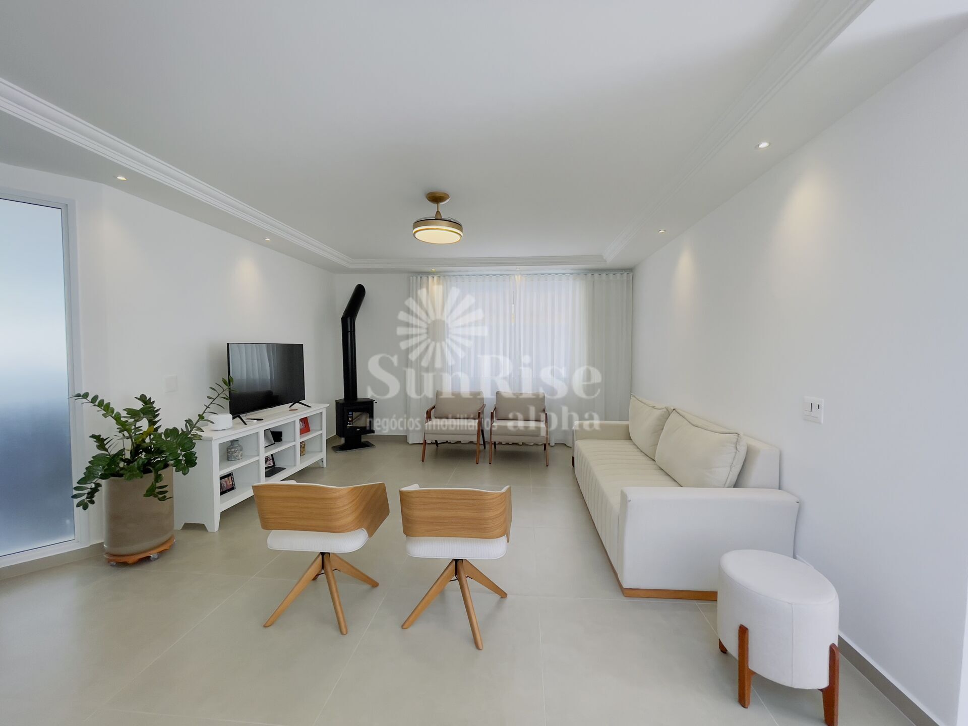 Casa à venda com 3 quartos, 300m² - Foto 3