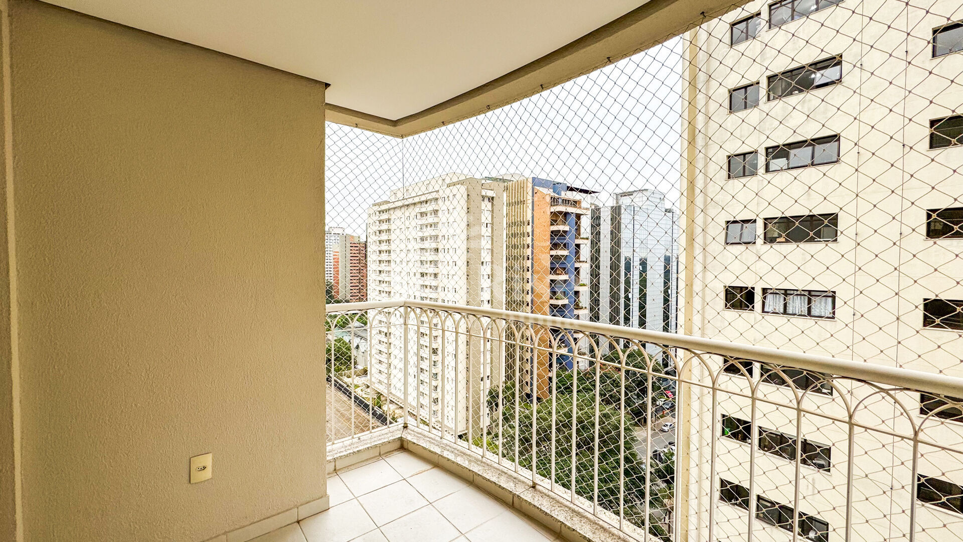 Apartamento para alugar com 2 quartos, 84m² - Foto 27
