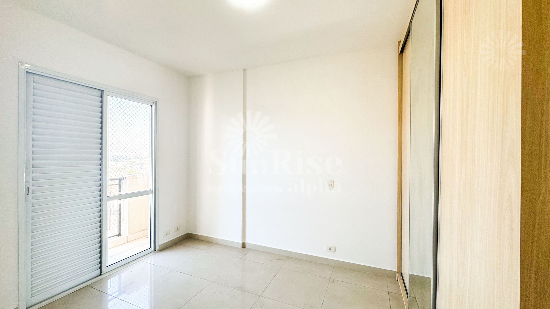 Apartamento para alugar com 3 quartos, 84m² - Foto 3