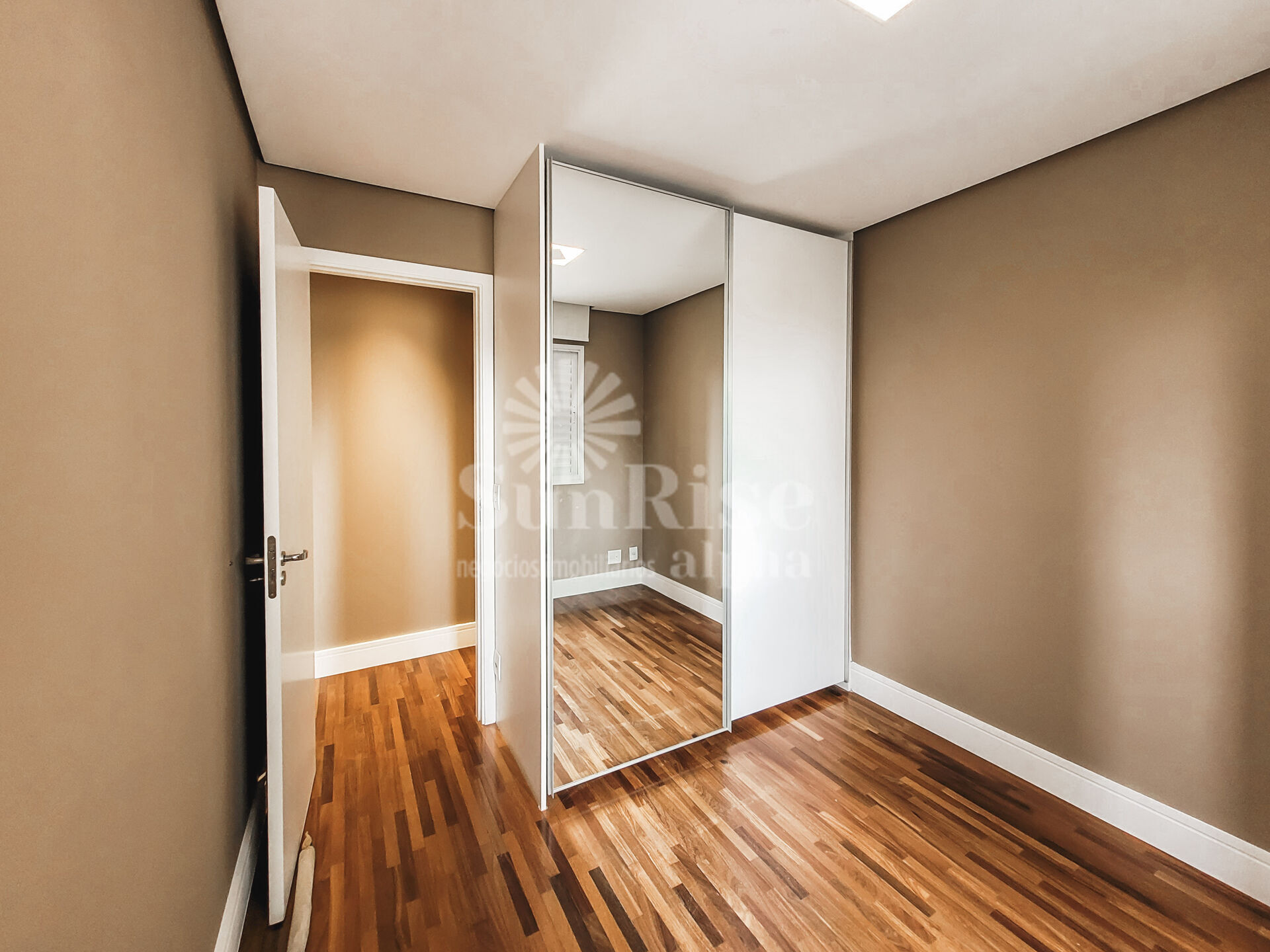 Apartamento para alugar com 3 quartos, 107m² - Foto 12