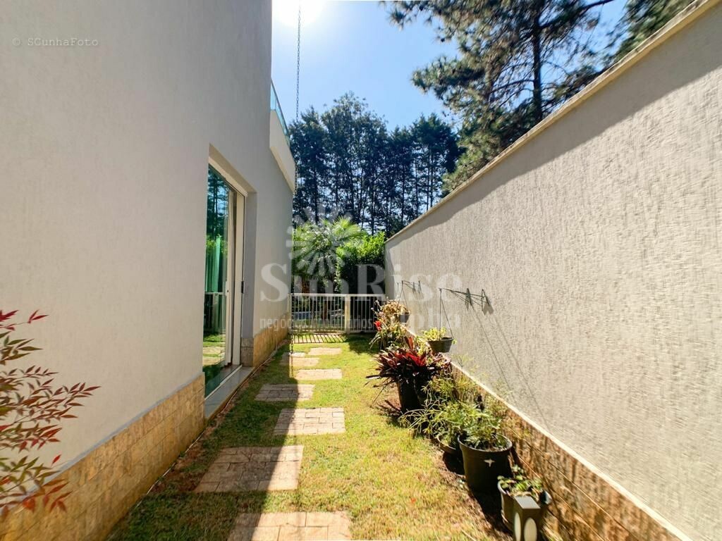 Casa à venda com 3 quartos, 300m² - Foto 27