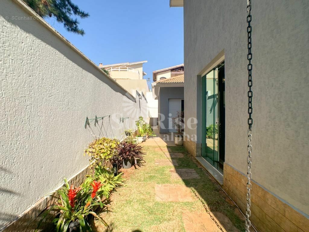 Casa à venda com 3 quartos, 300m² - Foto 28