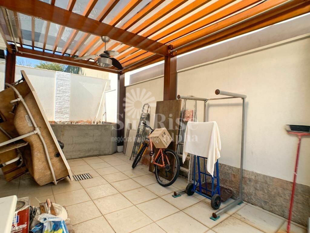 Casa à venda com 3 quartos, 300m² - Foto 54