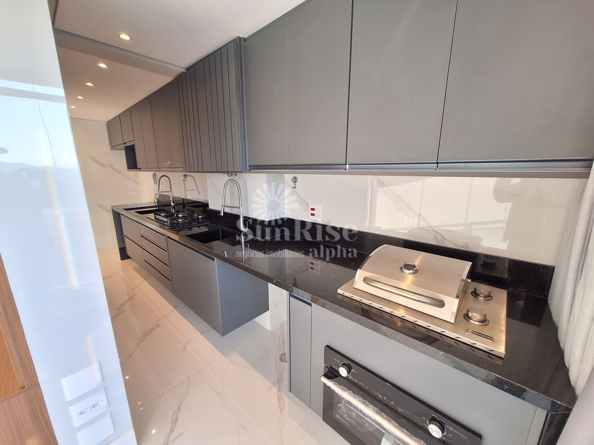 Apartamento para alugar com 2 quartos, 89m² - Foto 11