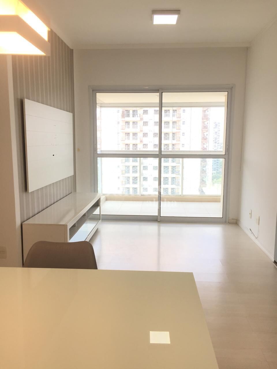 Apartamento para alugar com 2 quartos, 76m² - Foto 1