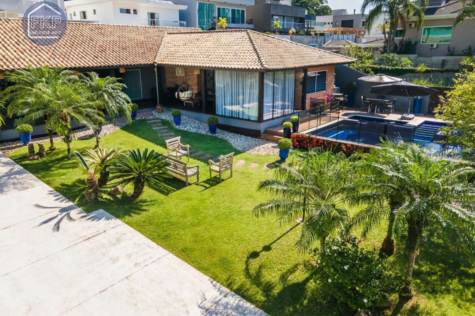 Casa, 7 quartos, 358 m² - Foto 1