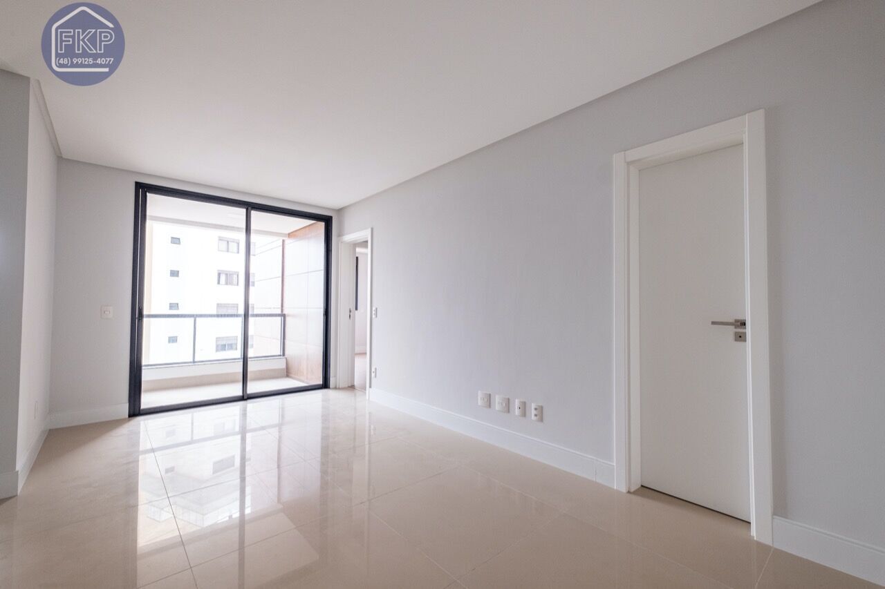 Apartamento à venda com 2 quartos, 79m² - Foto 4