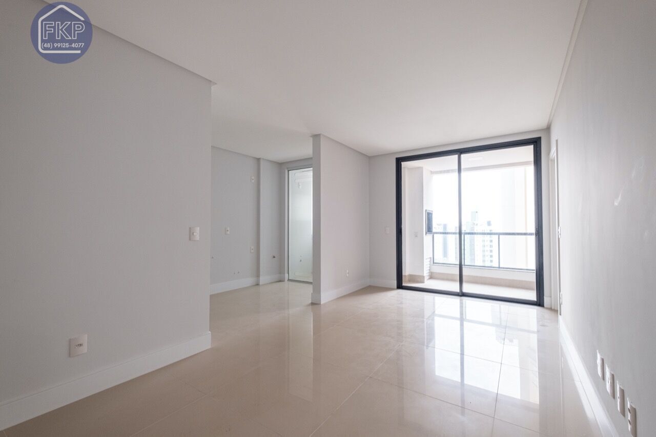 Apartamento à venda com 2 quartos, 79m² - Foto 5