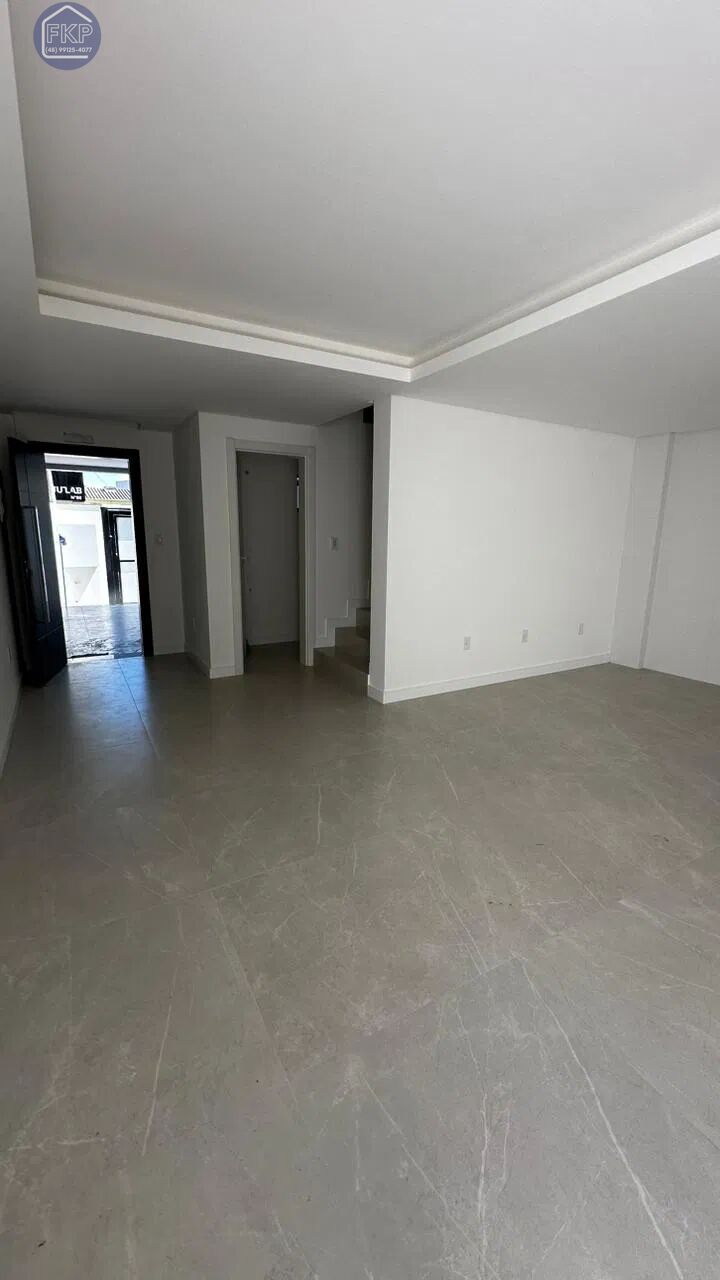 Casa à venda com 3 quartos, 226m² - Foto 11