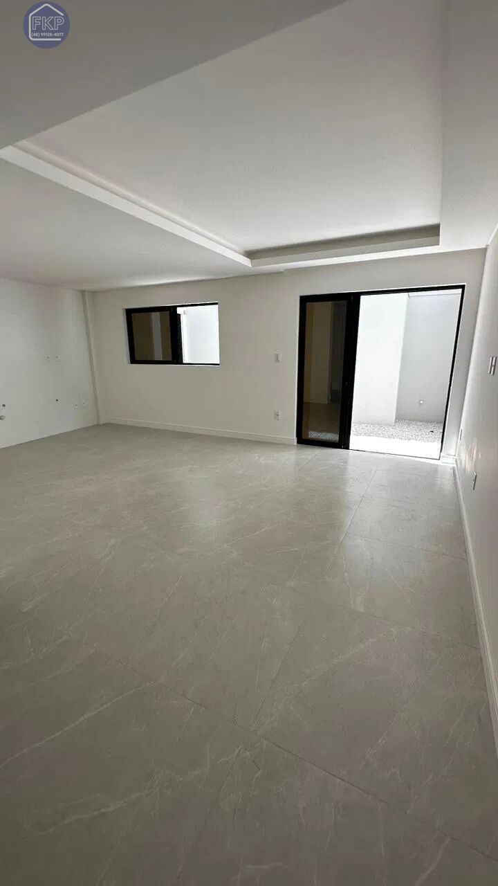 Casa à venda com 3 quartos, 226m² - Foto 9