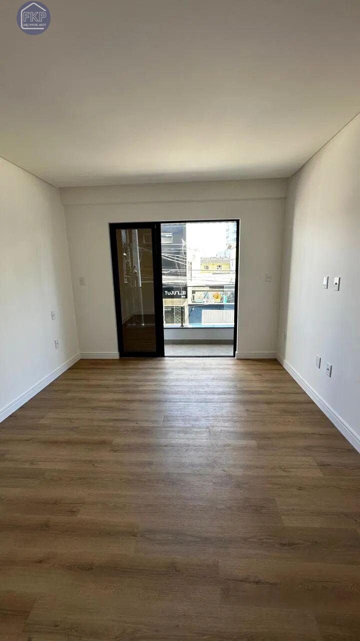 Casa à venda com 3 quartos, 226m² - Foto 15