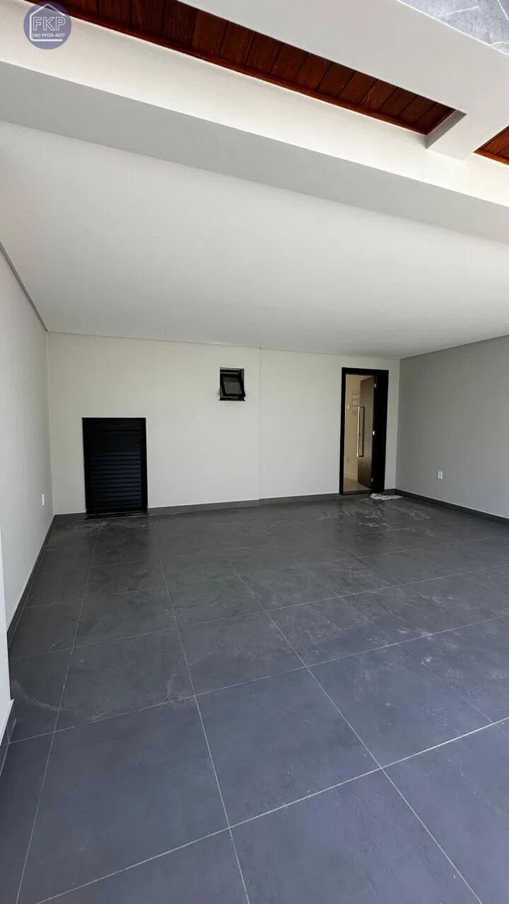 Casa à venda com 3 quartos, 226m² - Foto 5