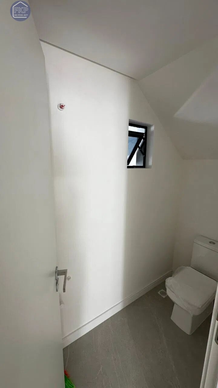 Casa à venda com 3 quartos, 226m² - Foto 8