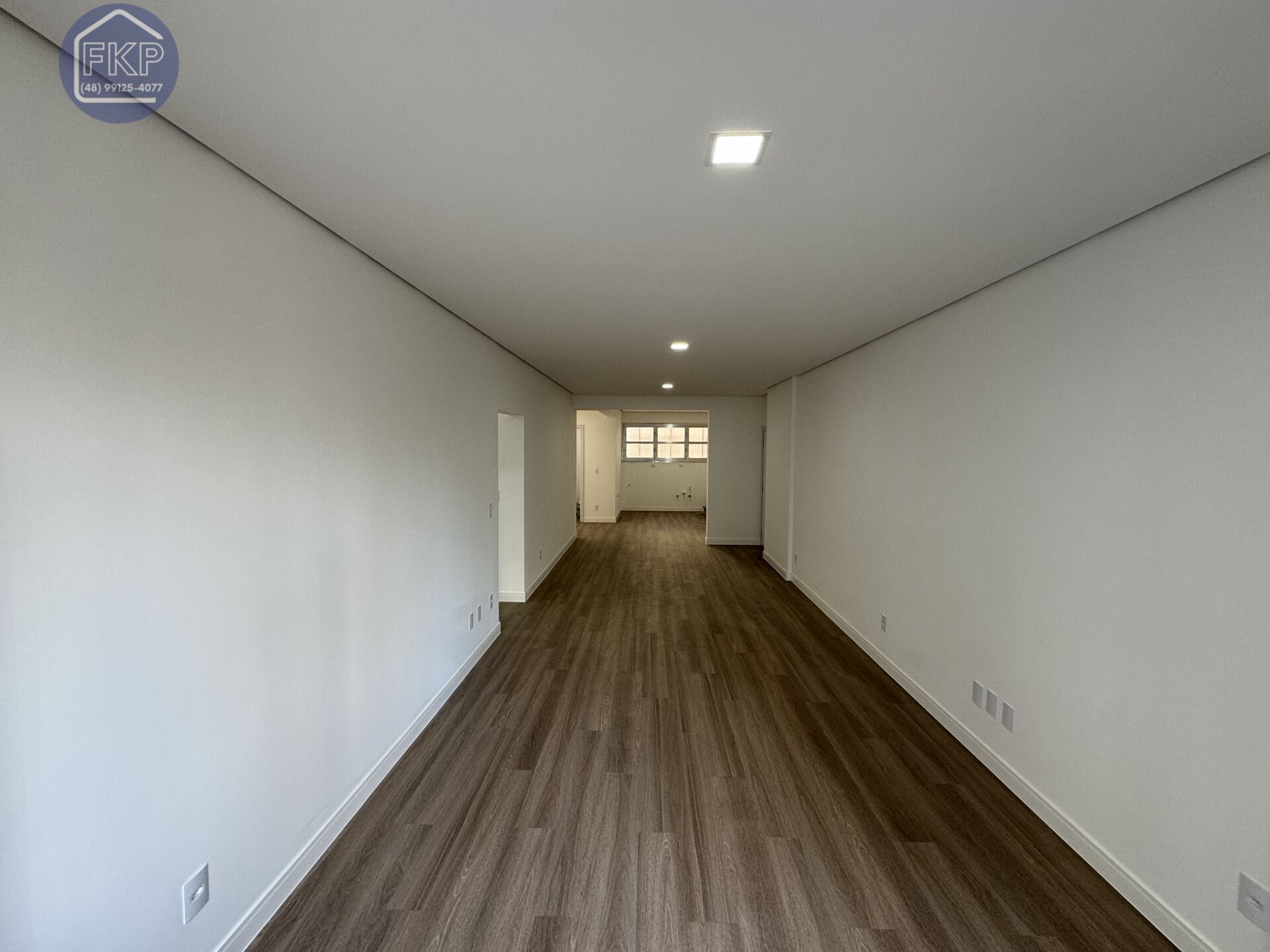 Apartamento à venda com 3 quartos, 111m² - Foto 2