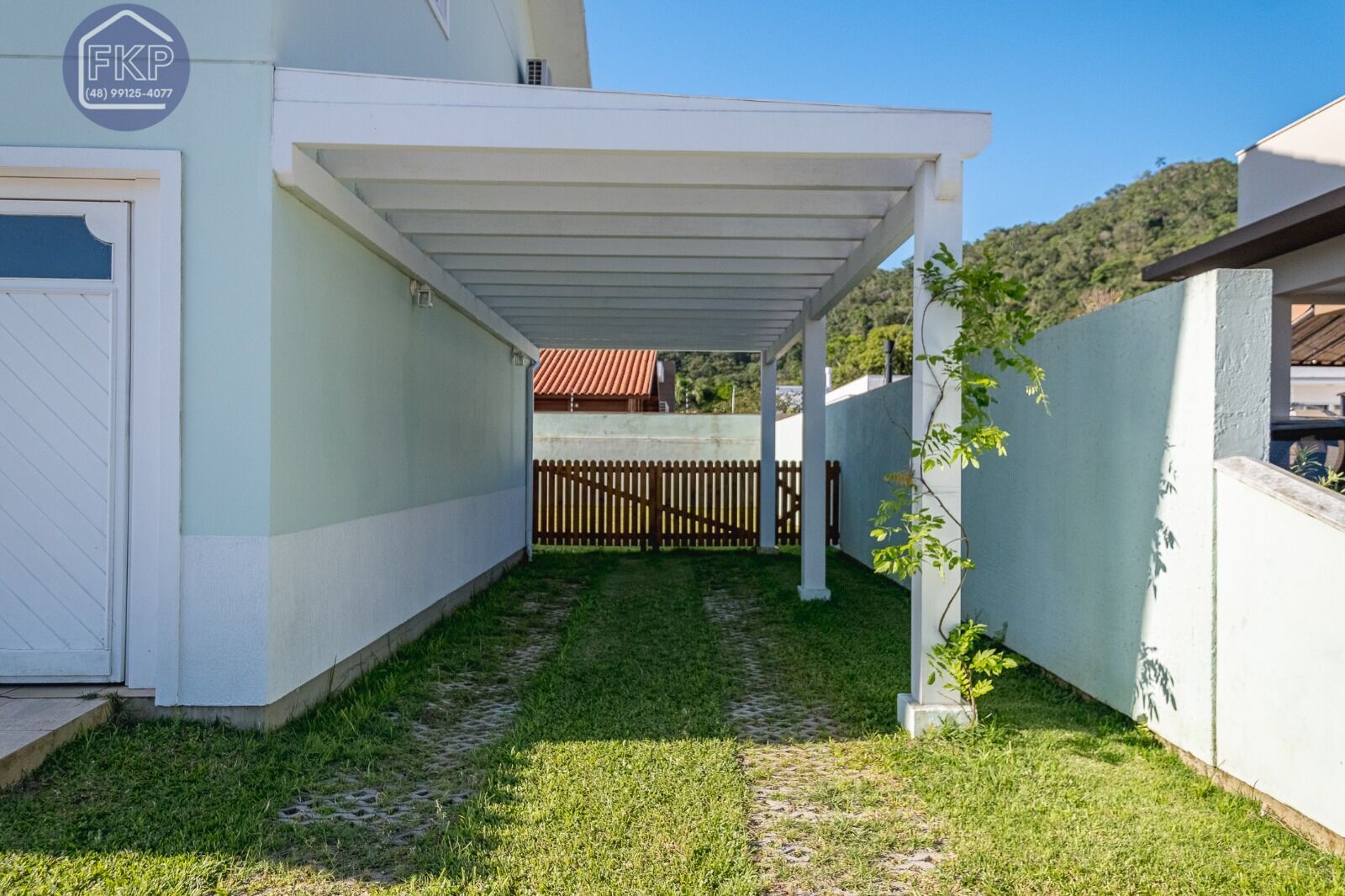 Casa à venda com 5 quartos, 304m² - Foto 4