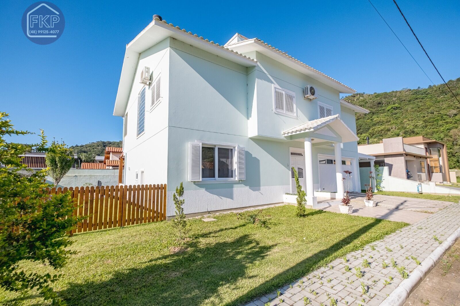 Casa à venda com 5 quartos, 304m² - Foto 1