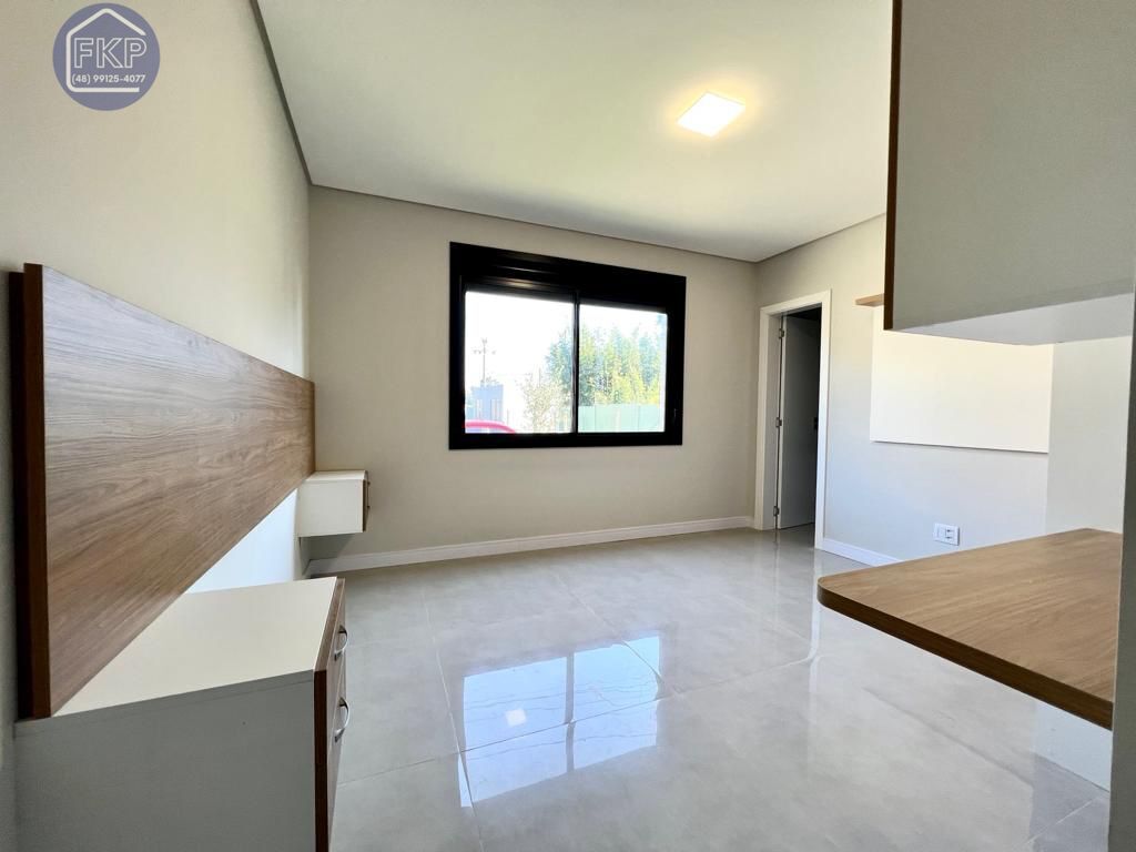 Casa à venda com 4 quartos, 150m² - Foto 25