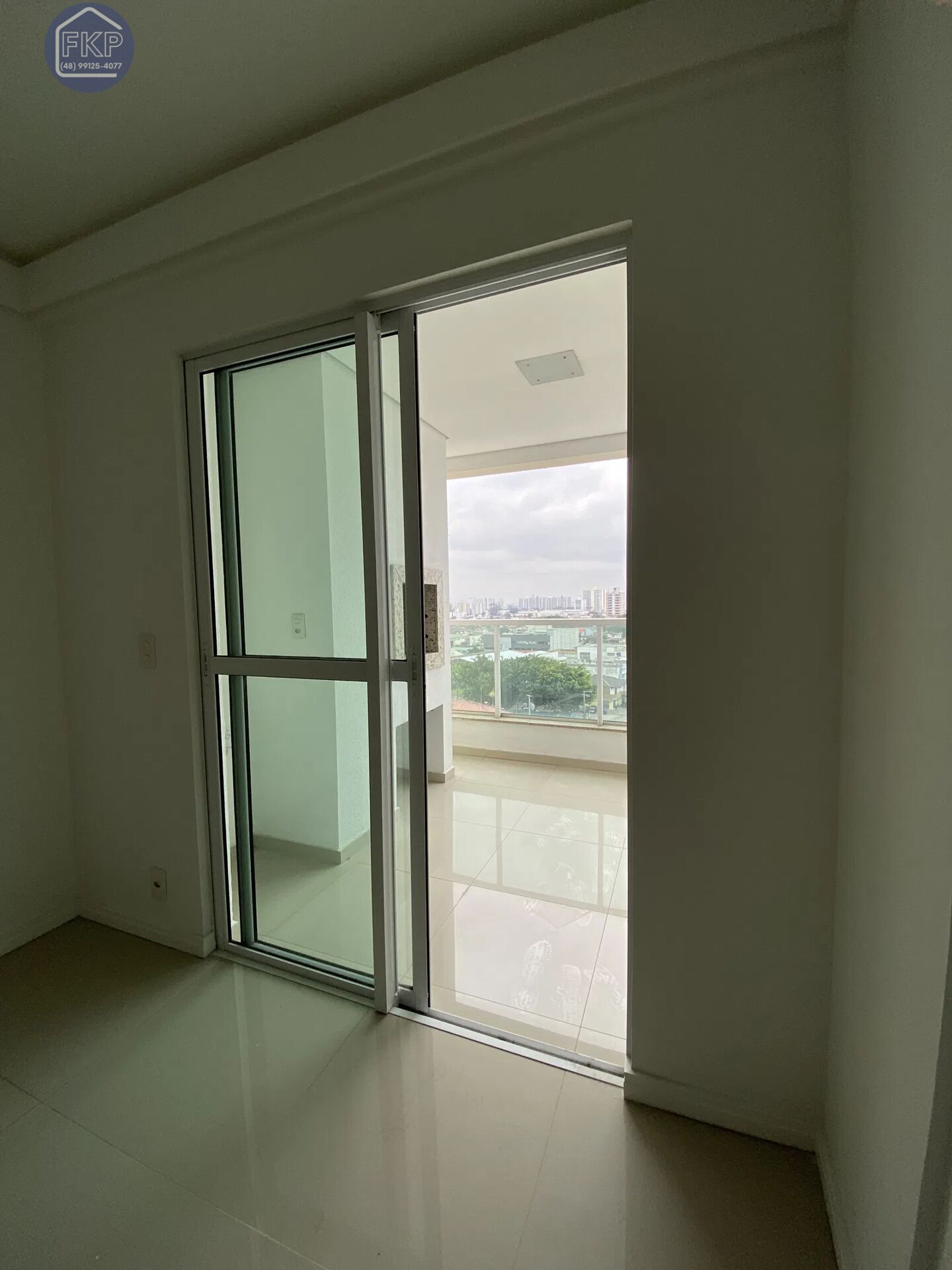 Apartamento à venda com 2 quartos, 76m² - Foto 9