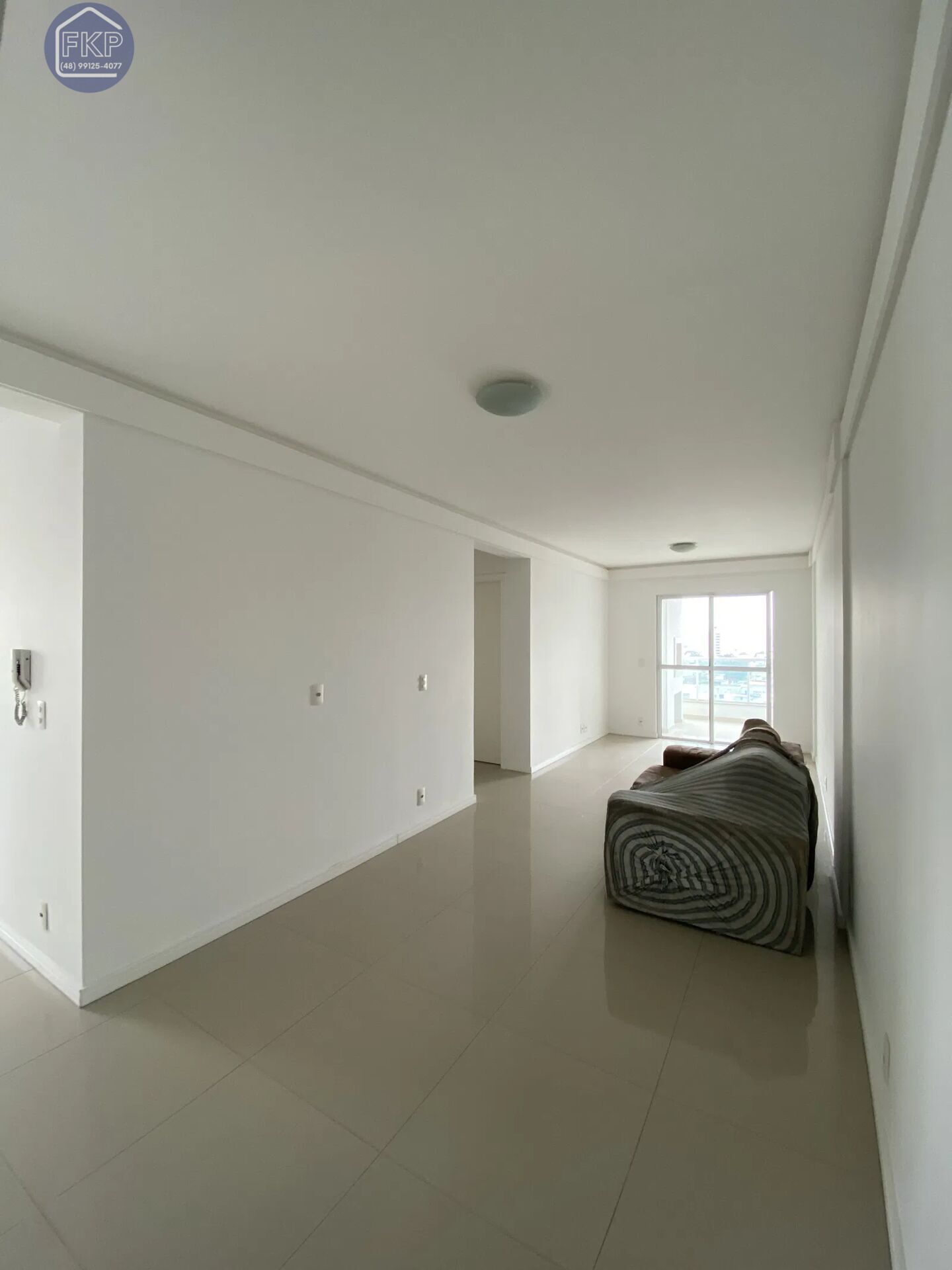 Apartamento à venda com 2 quartos, 76m² - Foto 3