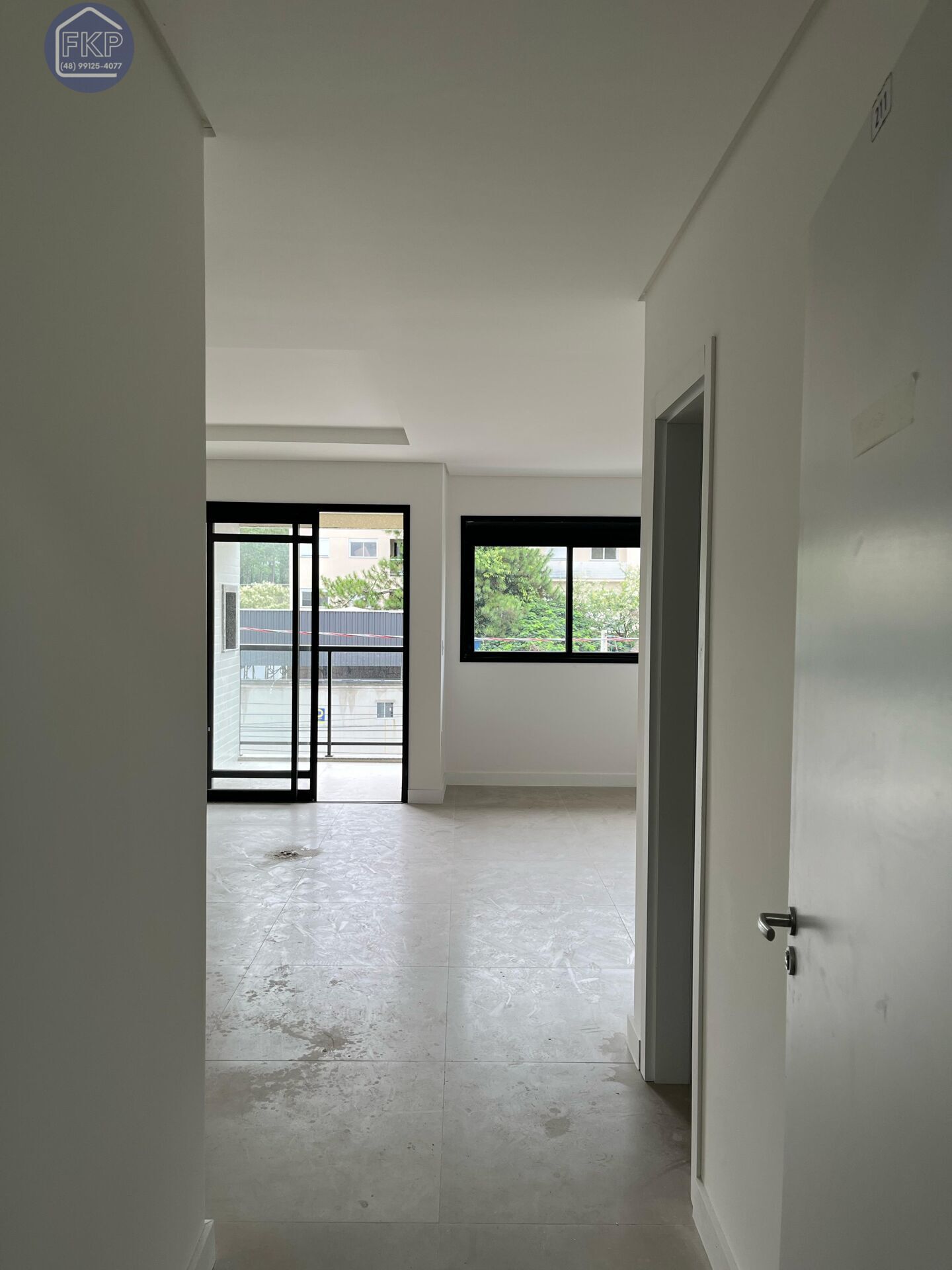 Apartamento à venda com 1 quarto, 42m² - Foto 1