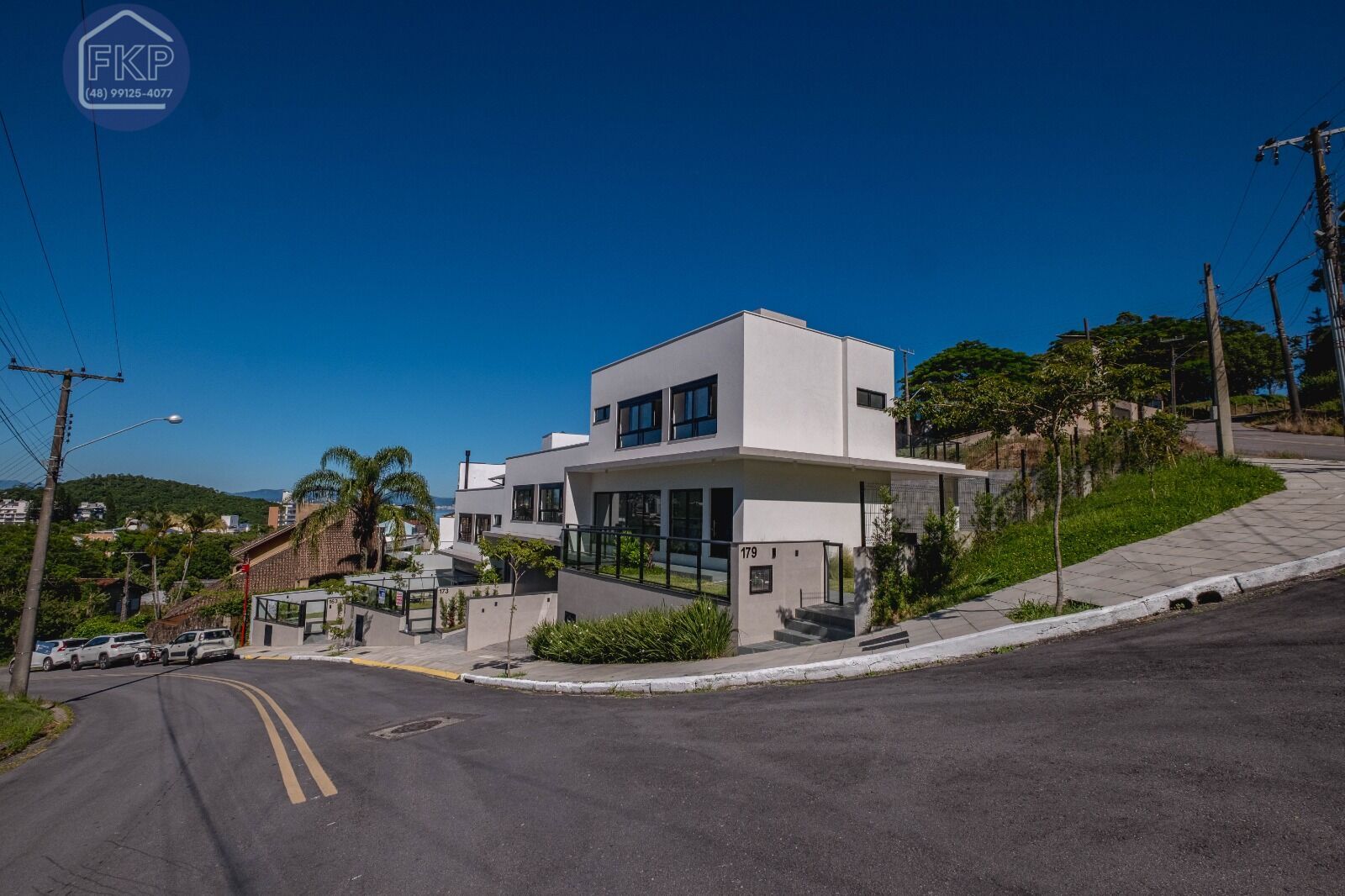 Casa, 3 quartos, 214 m² - Foto 1