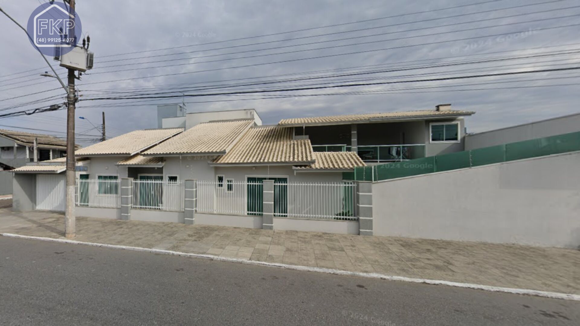 Casa à venda com 4 quartos, 279m² - Foto 1
