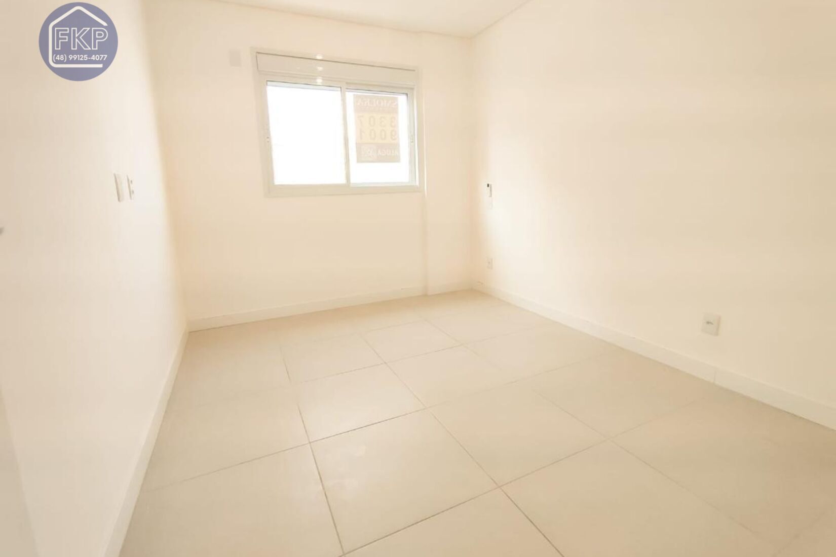 Apartamento à venda com 2 quartos, 75m² - Foto 11