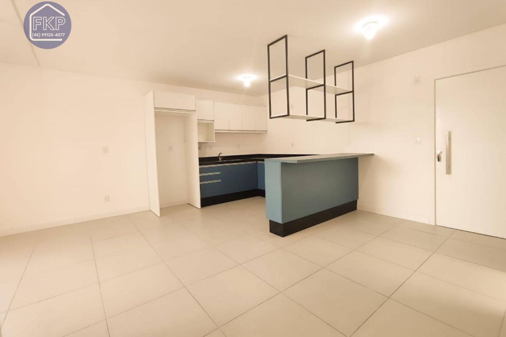 Apartamento à venda com 2 quartos, 75m² - Foto 1