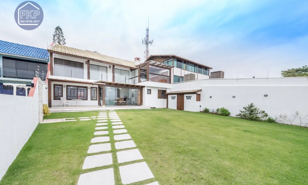 Casa à venda com 4 quartos, 254m² - Foto 2