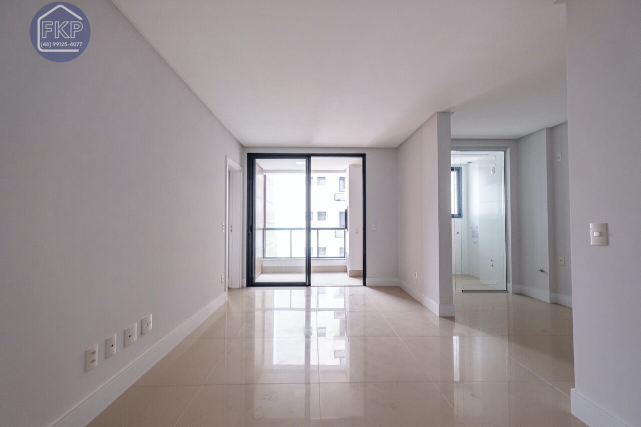 Apartamento à venda com 2 quartos, 79m² - Foto 5