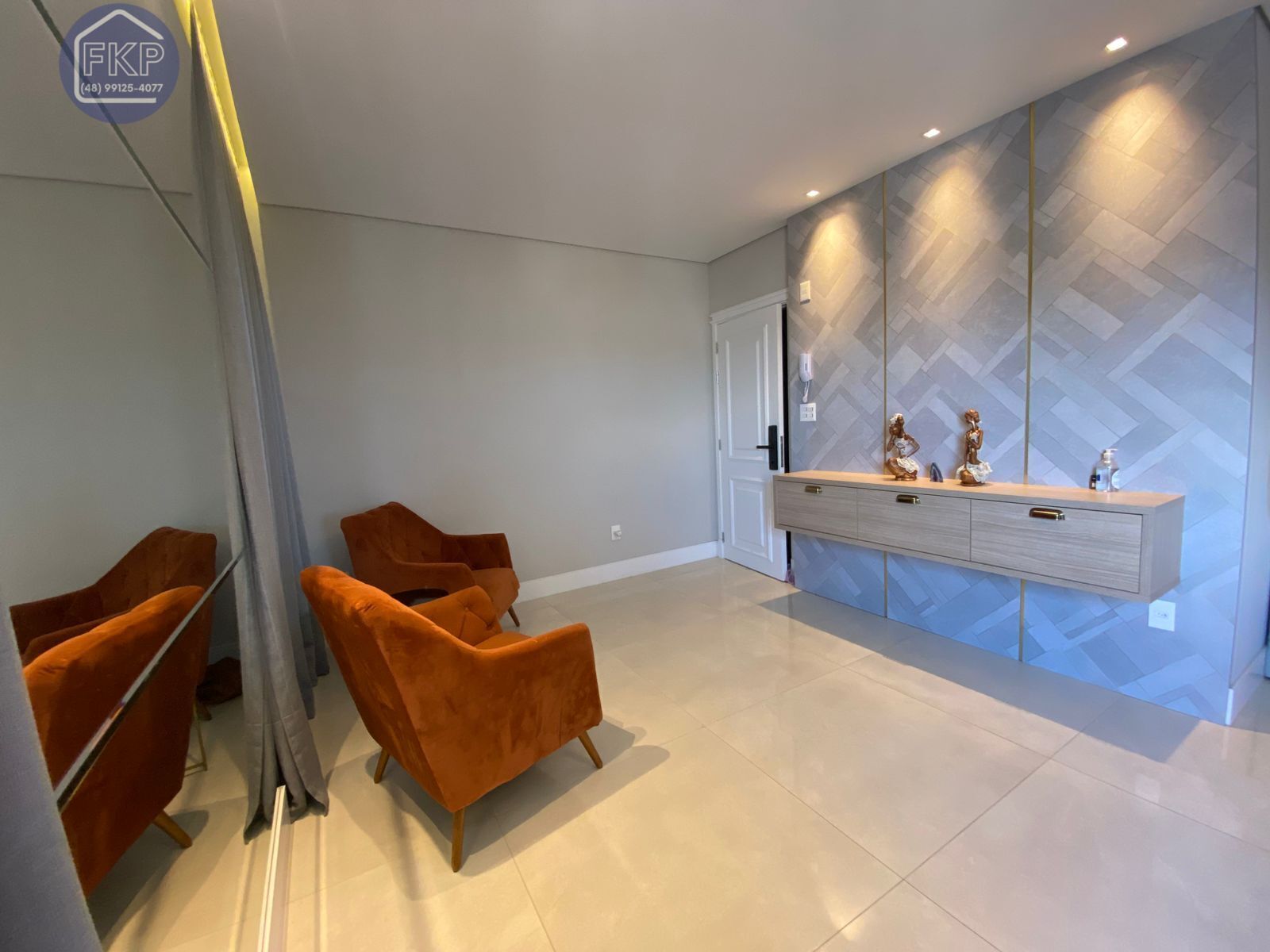 Apartamento para alugar com 4 quartos, 137m² - Foto 2