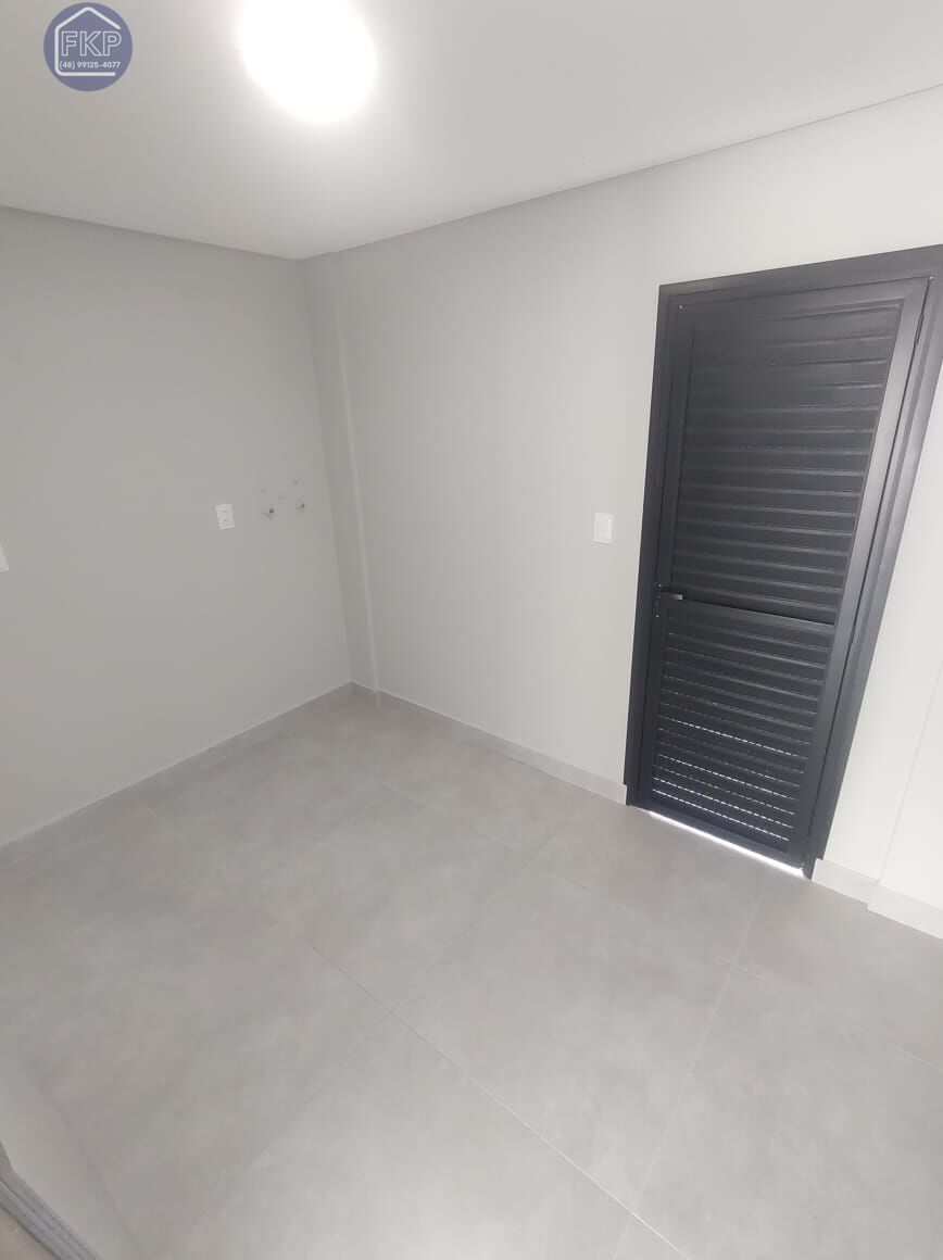 Casa à venda com 4 quartos, 350m² - Foto 26