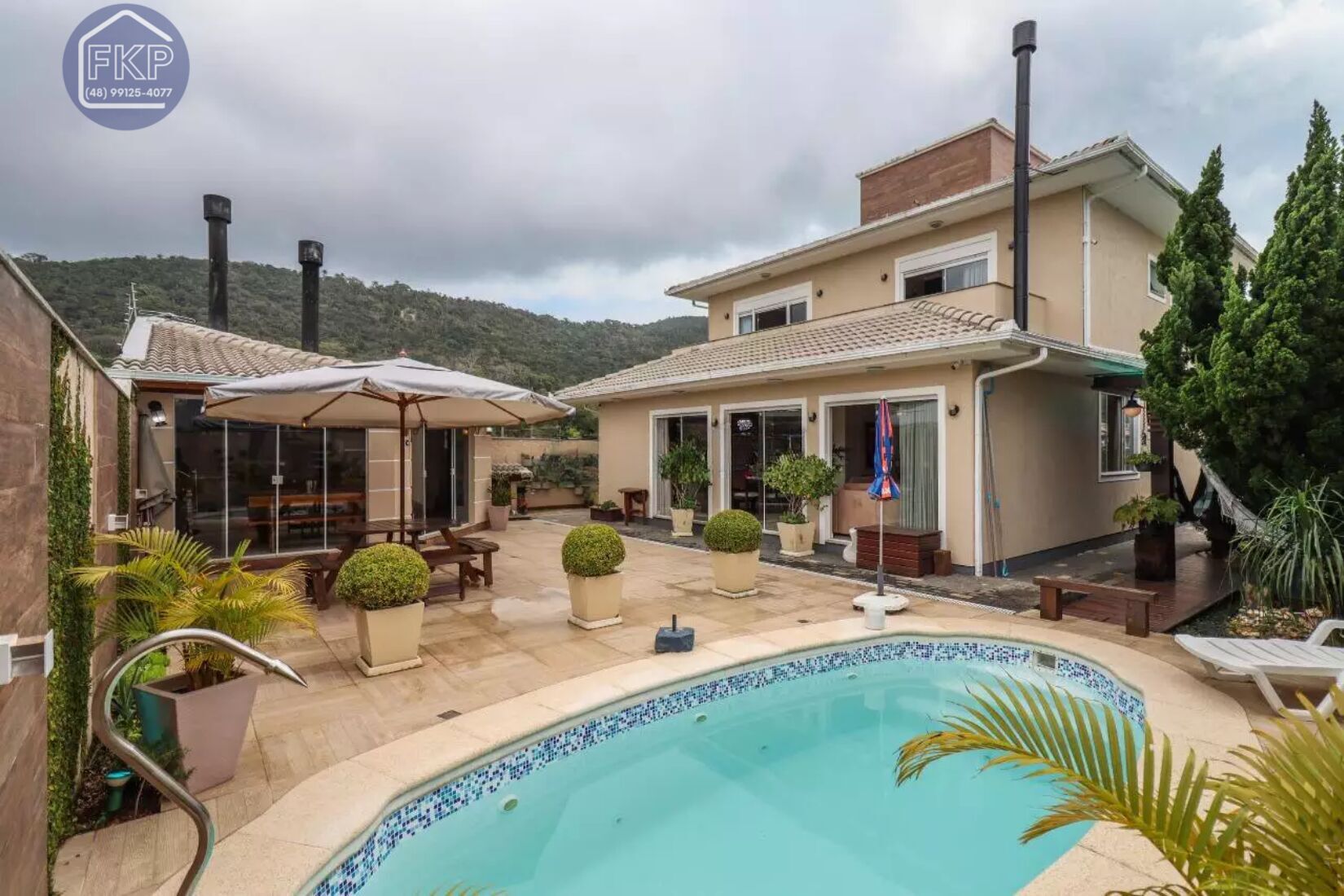 Casa, 4 quartos, 273 m² - Foto 1