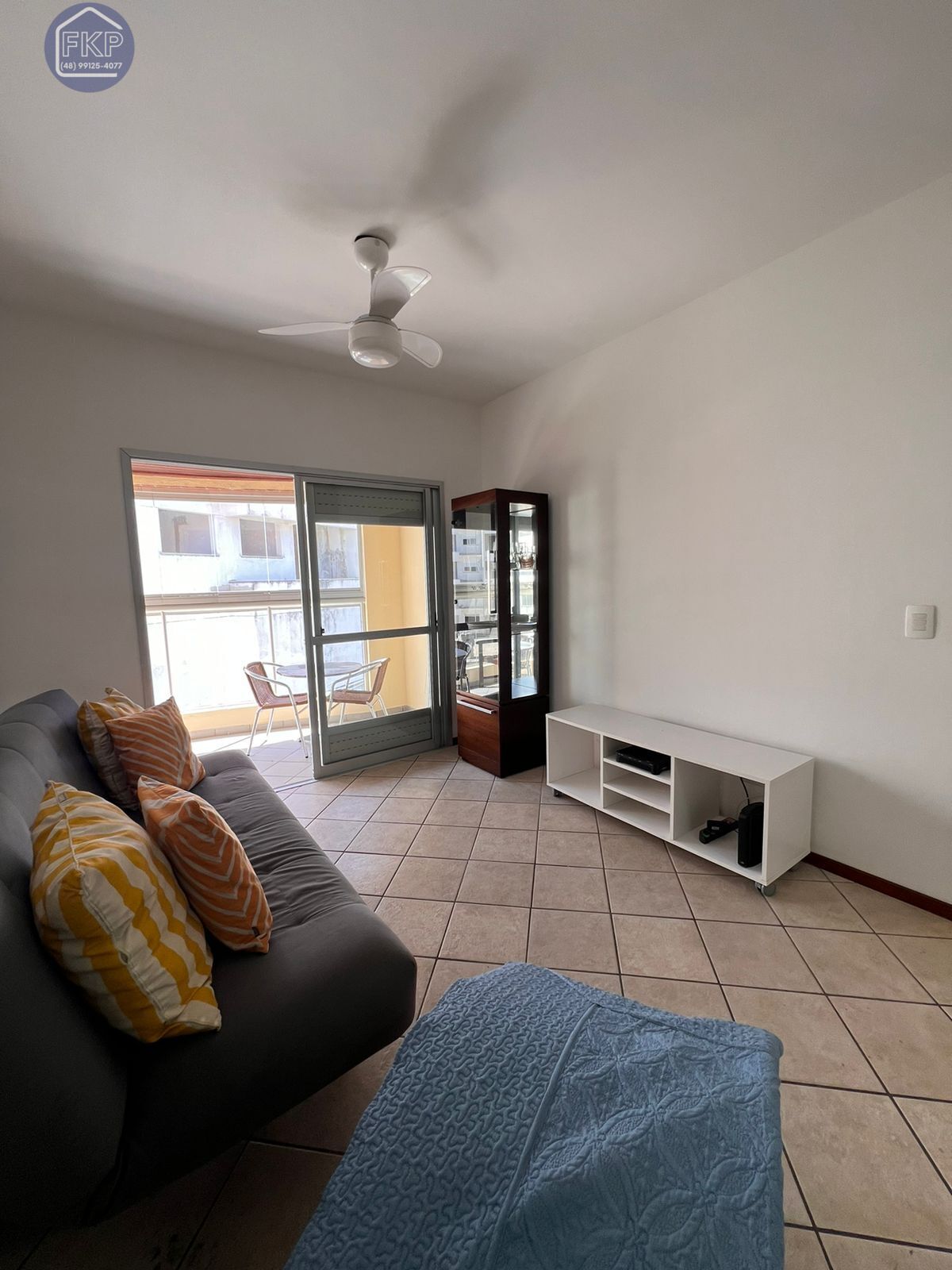 Apartamento à venda com 2 quartos, 70m² - Foto 4