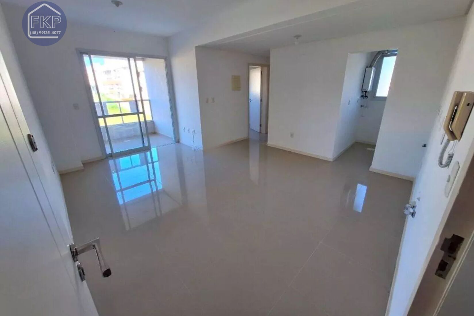 Apartamento à venda com 2 quartos, 61m² - Foto 1